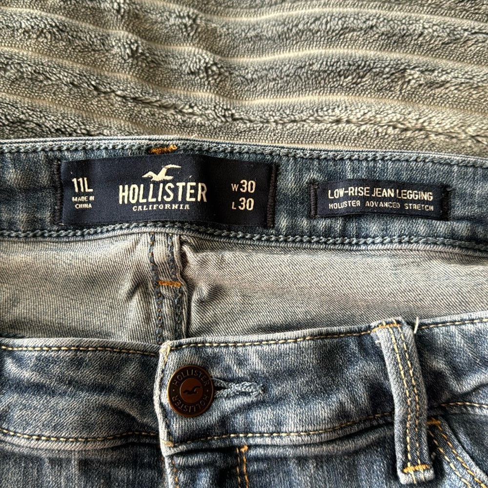 Used stretchy jegging low rise.